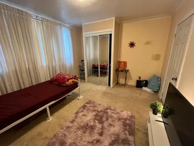 Main floor one rent from May 1st (good for girls  ) - Photo 3