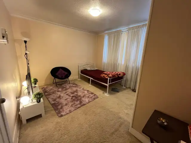 Main floor one rent from May 1st (good for girls  ) - Photo 4