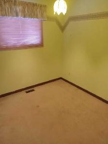 3 - Private Rooms Available in South Walkerville area in Windsor