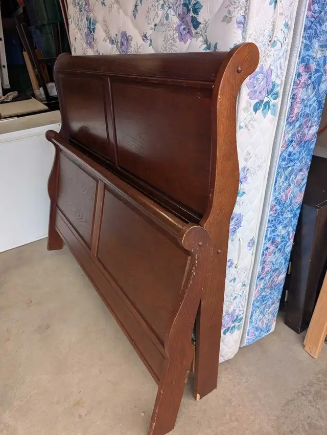 Queen-size Sleigh Bed - Can Deliver - Photo 6