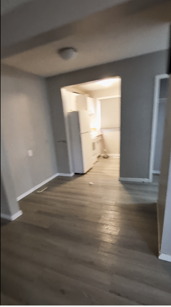 3 Beds 1.5 Baths Townhouse  (2-Storey) - AVAILABLE NOW - Photo 7