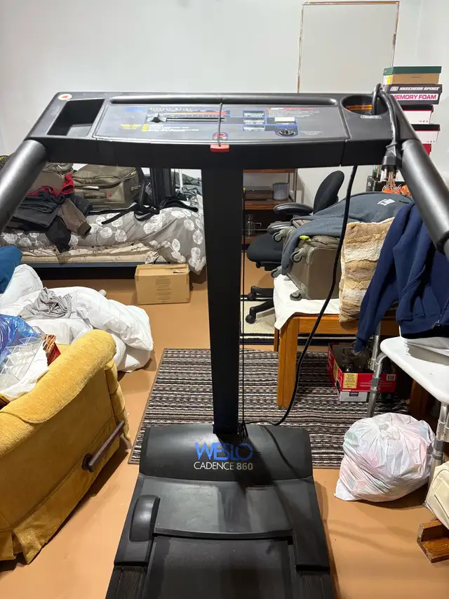 Weslo Treadmill - Photo 3