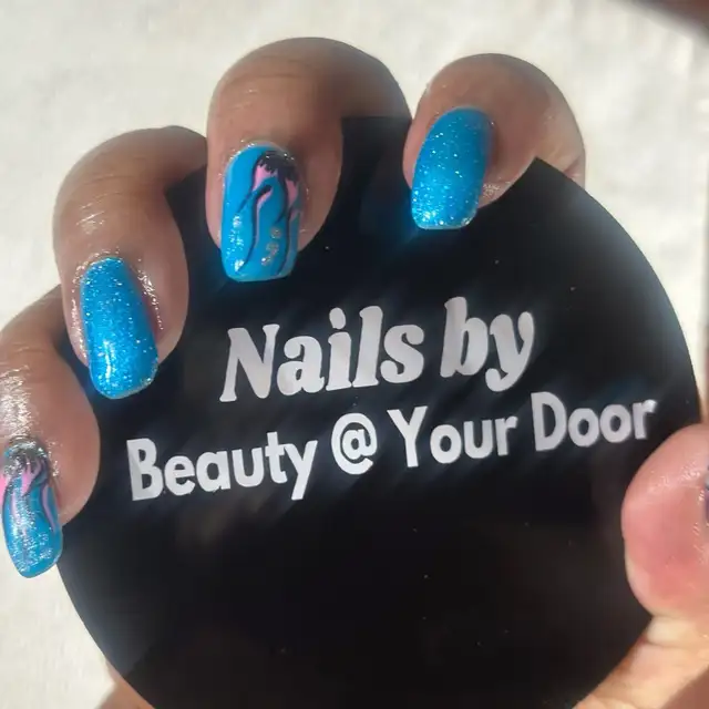 MOBILE NAIL TECH / PEDICURIST