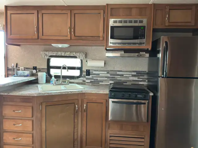 2017 Coachman Catalina destination park bunk house - Photo 6