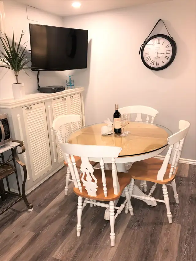 Room w/Pvt Bath apt Share w/1 other female 5min walk to Carleton - Photo 8