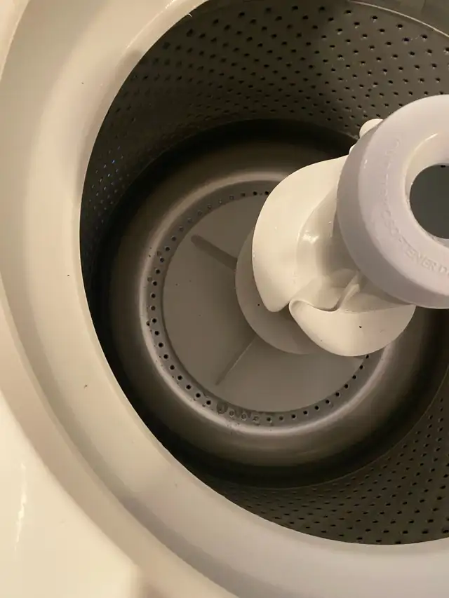 Maytag Centennial Washer - Photo 3