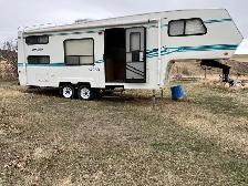 1999 Vanguard 5th wheel 25.8