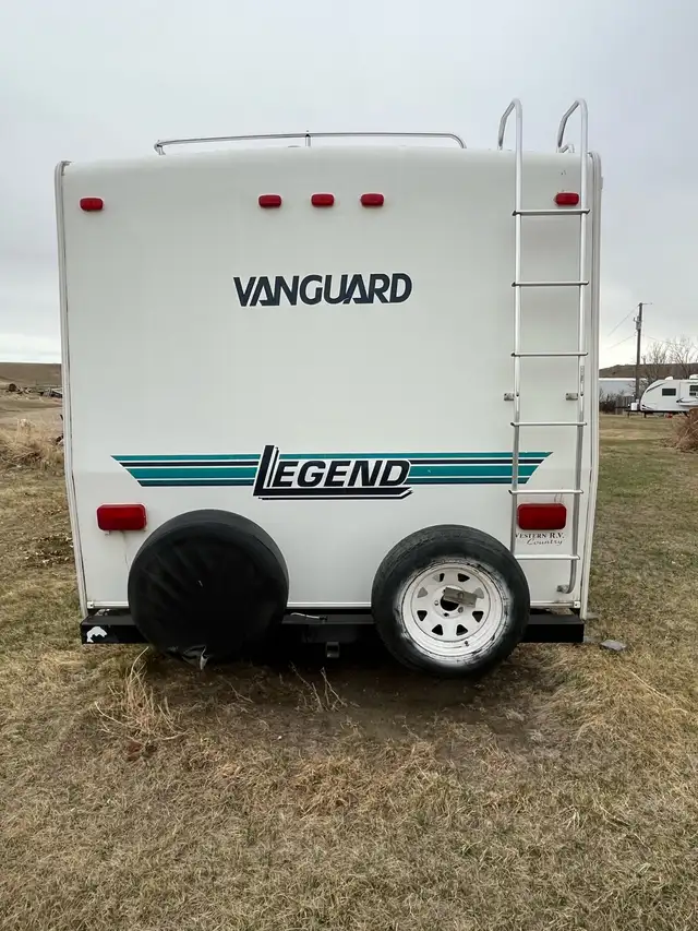 1999 Vanguard 5th wheel 25.8 - Photo 3