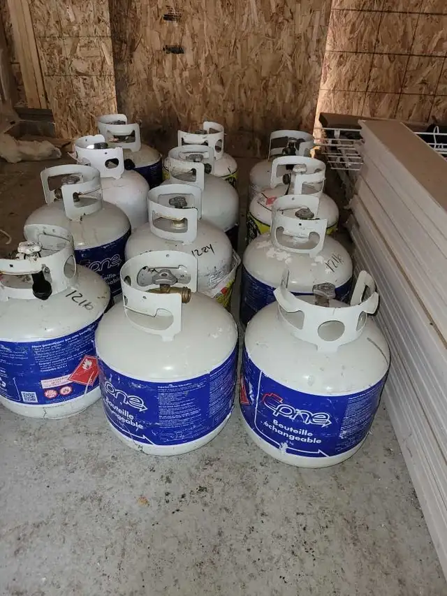 Propane Tanks - Photo 2