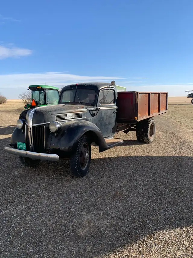 1941 Ford Two Ton - Photo 3
