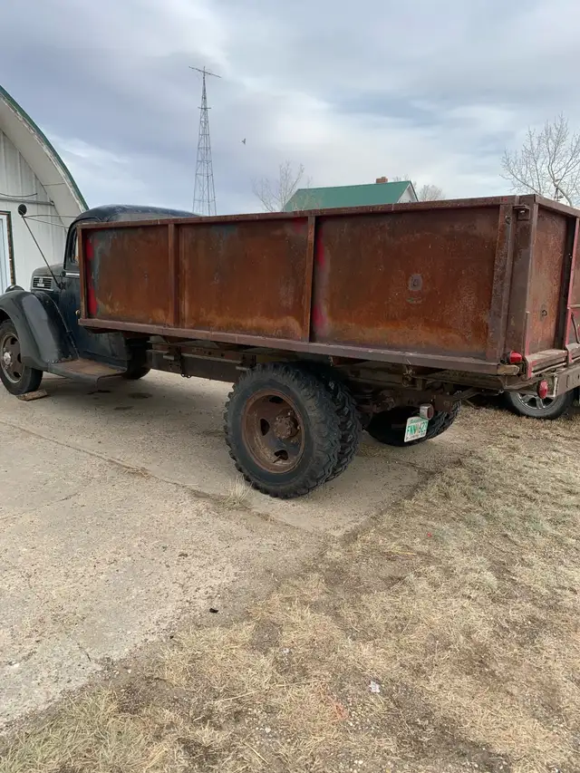 1941 Ford Two Ton - Photo 5