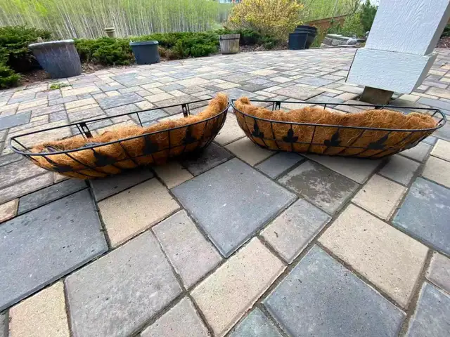 Iron railing planter X 2 - beautiful