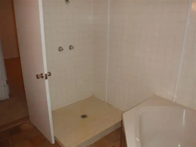 Just beside U of M,  3 bedrooms whole house for rent - Photo 7