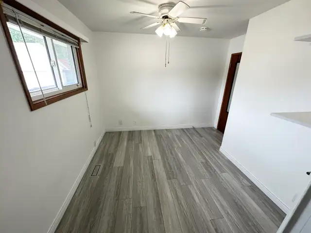 30 SECS to ST. CLAIR COLLEGE   SAVE $$ - PRIVATE ROOMS FOR RENT - Photo 7