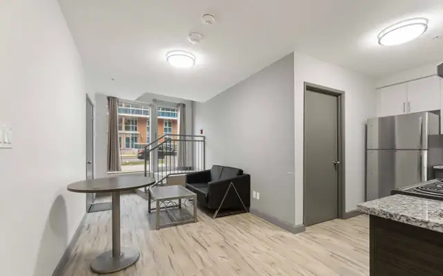 Bright & Spacious 2-Bedroom Condo Near University of Waterloo - Photo 2