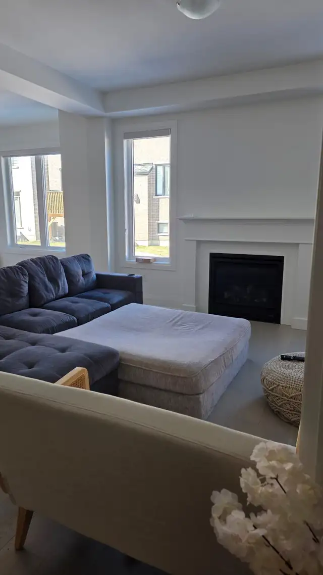 4BR Detached Home for Rent in North Pickering - Photo 2