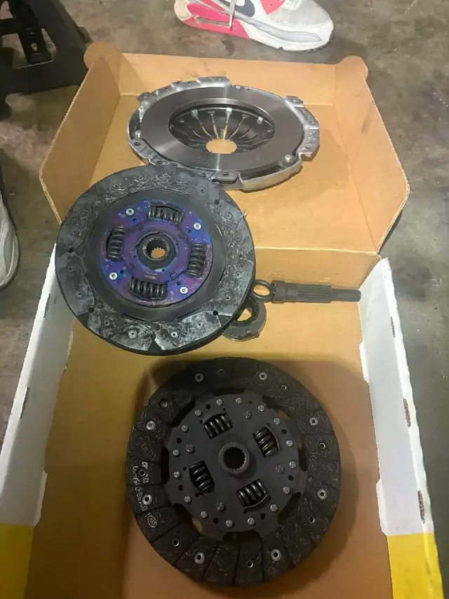 mechanic repairs - Photo 3