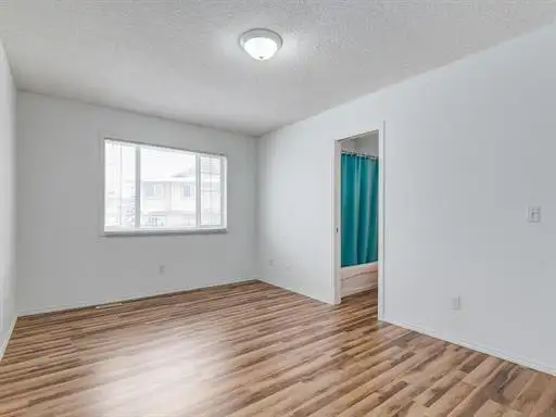 4-Bedroom, 3-Bath 2-Storey Walkout Basement House with Garage - Photo 3