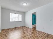 4-Bedroom, 3-Bath 2-Storey Walkout Basement House with Garage - Photo 3