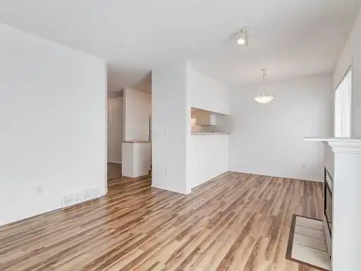 4-Bedroom, 3-Bath 2-Storey Walkout Basement House with Garage - Photo 6