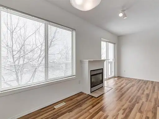 4-Bedroom, 3-Bath 2-Storey Walkout Basement House with Garage - Photo 7