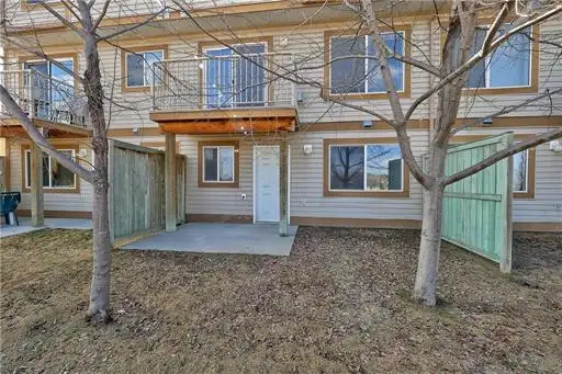 4-Bedroom, 3-Bath 2-Storey Walkout Basement House with Garage - Photo 9