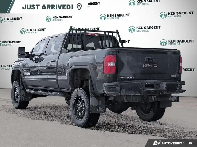 2018 GMC Sierra 3500HD - Photo 4