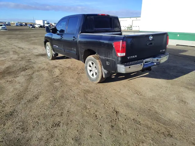 2015 Nissan Titan - Photo 3