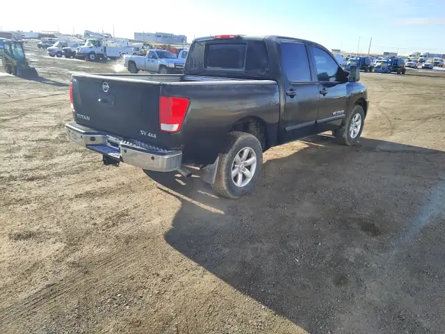 2015 Nissan Titan - Photo 4