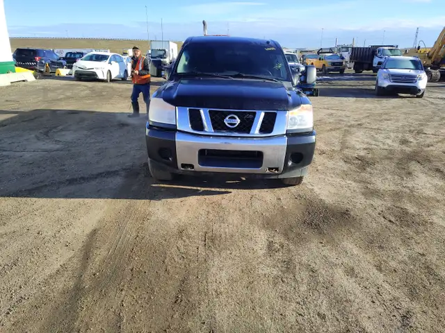 2015 Nissan Titan - Photo 8