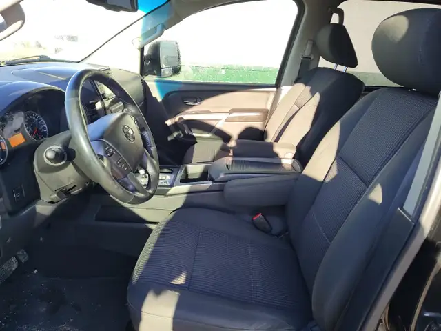 2015 Nissan Titan - Photo 13