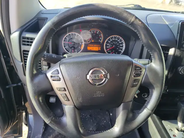 2015 Nissan Titan - Photo 18