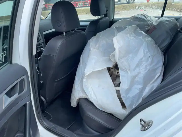 2016 Volkswagen Golf - Photo 14