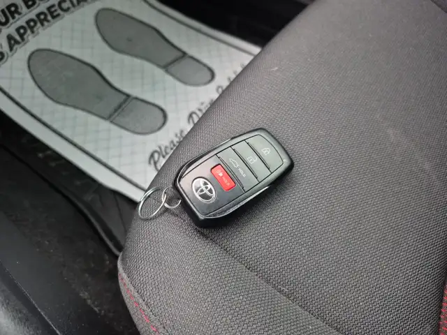 2024 Toyota Corolla - Photo 13