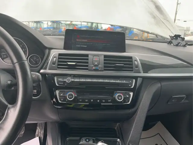 2017 BMW 3 Series - Photo 12