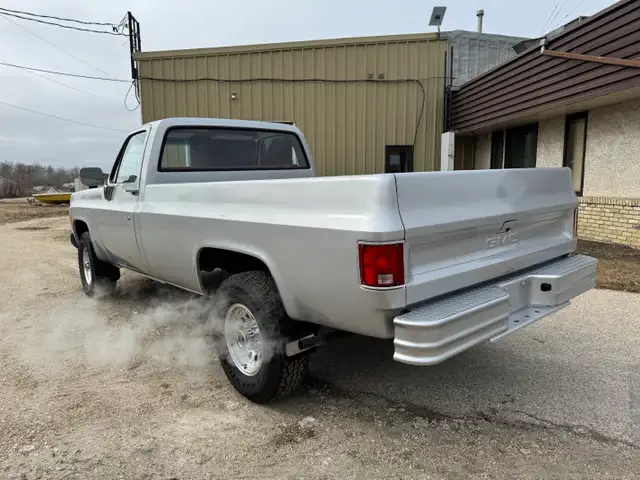 1973 GMC 2500 - Photo 9