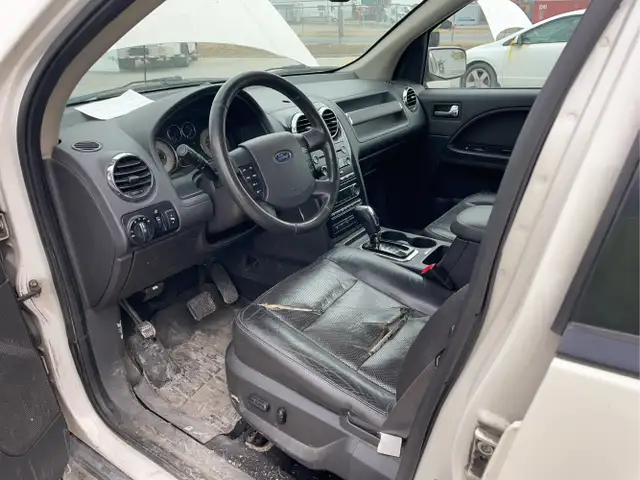 2009 Ford Taurus X - Photo 10