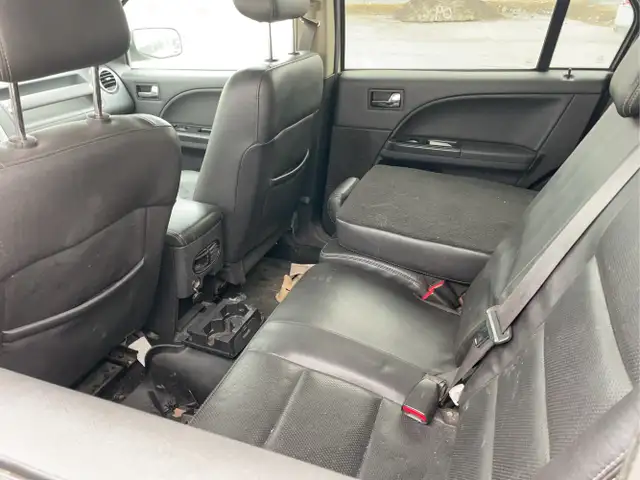 2009 Ford Taurus X - Photo 14