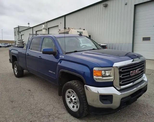 2019 GMC Sierra 2500HD - Photo 2