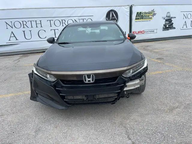 2018 Honda Accord - Photo 2