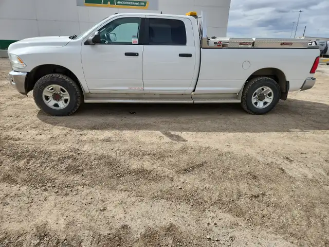 2015 Ram 3500 - Photo 2