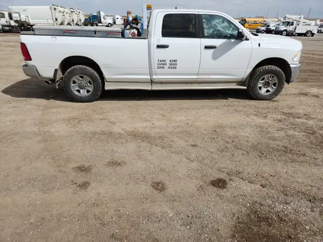 2015 Ram 3500 - Photo 3