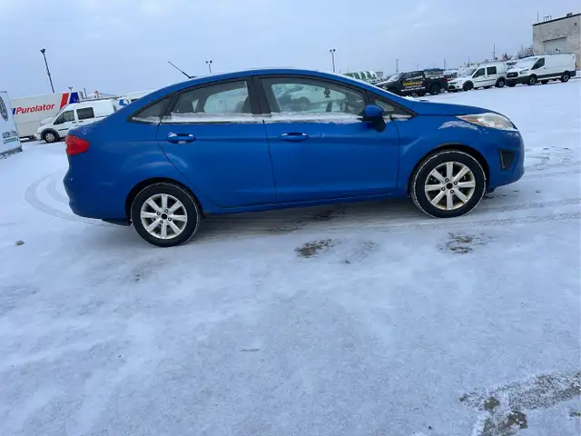 2011 Ford Fiesta - Photo 4