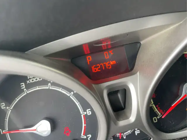 2011 Ford Fiesta - Photo 12