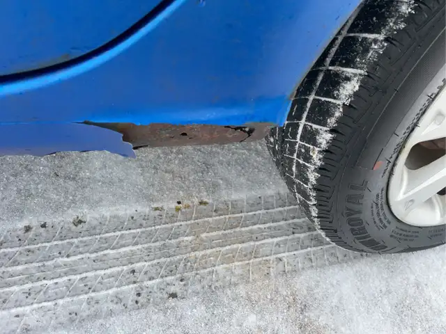 2011 Ford Fiesta - Photo 25