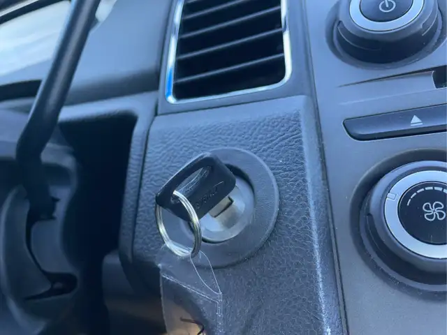 2014 Ford Taurus - Photo 13