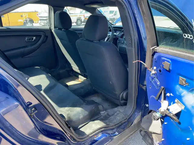 2014 Ford Taurus - Photo 20