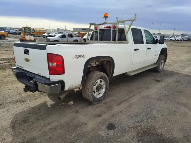 2012 Chevrolet Silverado 2500HD - Photo 5