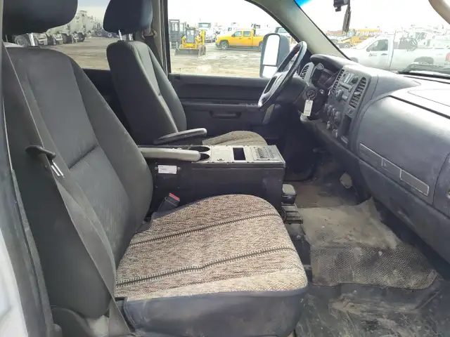 2012 Chevrolet Silverado 2500HD - Photo 17