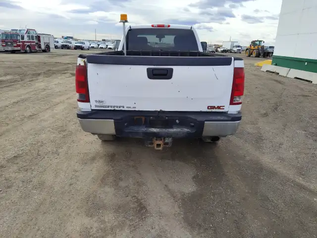 2013 GMC Sierra 2500HD - Photo 4